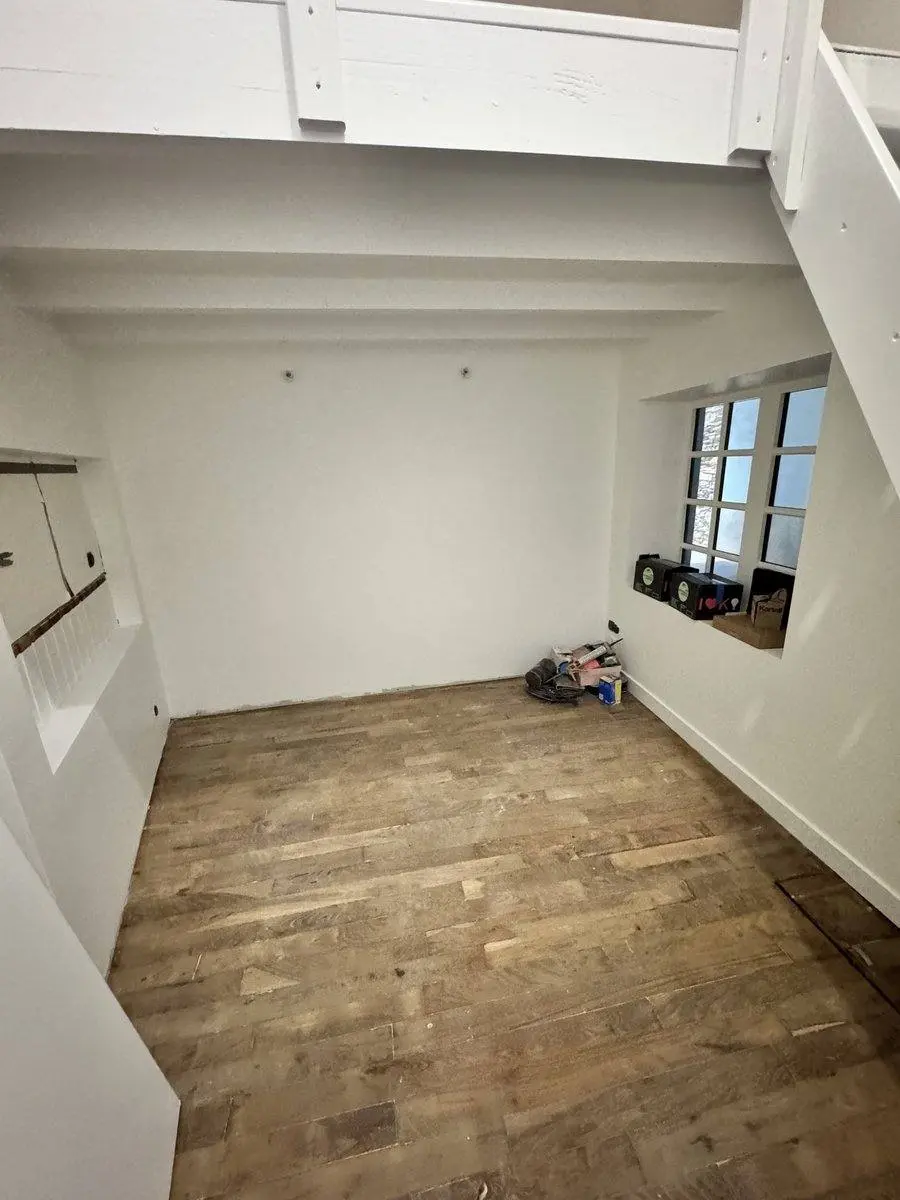 Chambre avant l'intervention de Loka Conciergerie